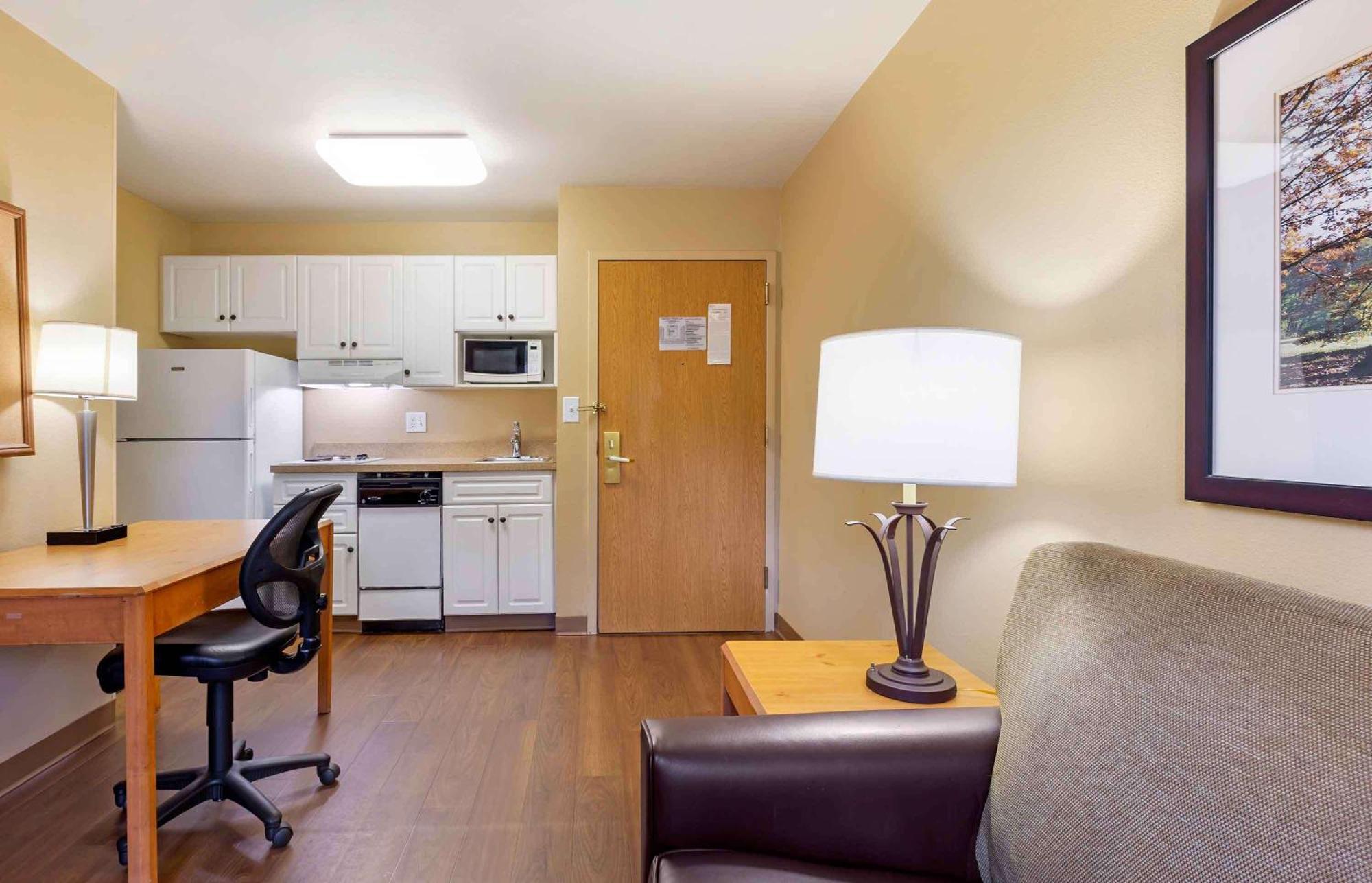 Extended Stay America Suites - Boston - Waltham - 32 4Th Ave Экстерьер фото